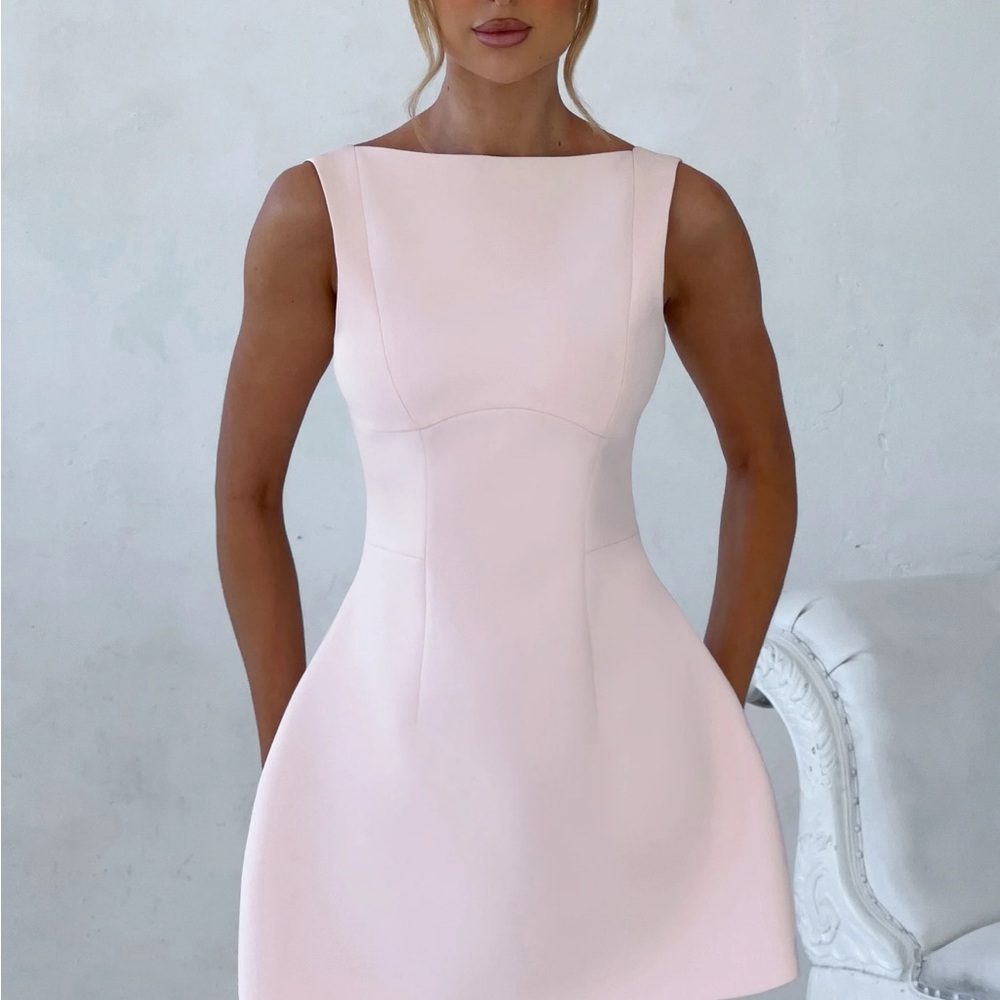 Elegant Pink Sleeveless Dress